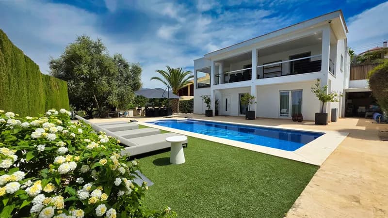 Casa Sol De Primavera, casa de vacaciones en la Costa del Sol, sur de España, con piscina climatizada, piscina