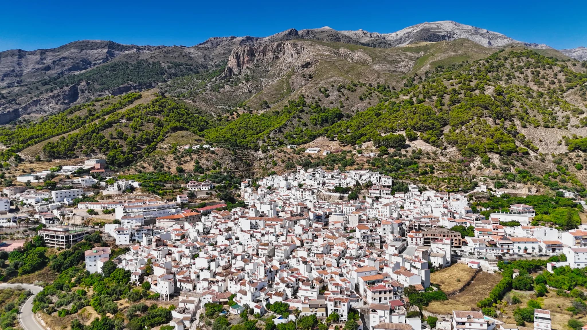 Canillas De Aceituno wit bergdorp in de Axarquia